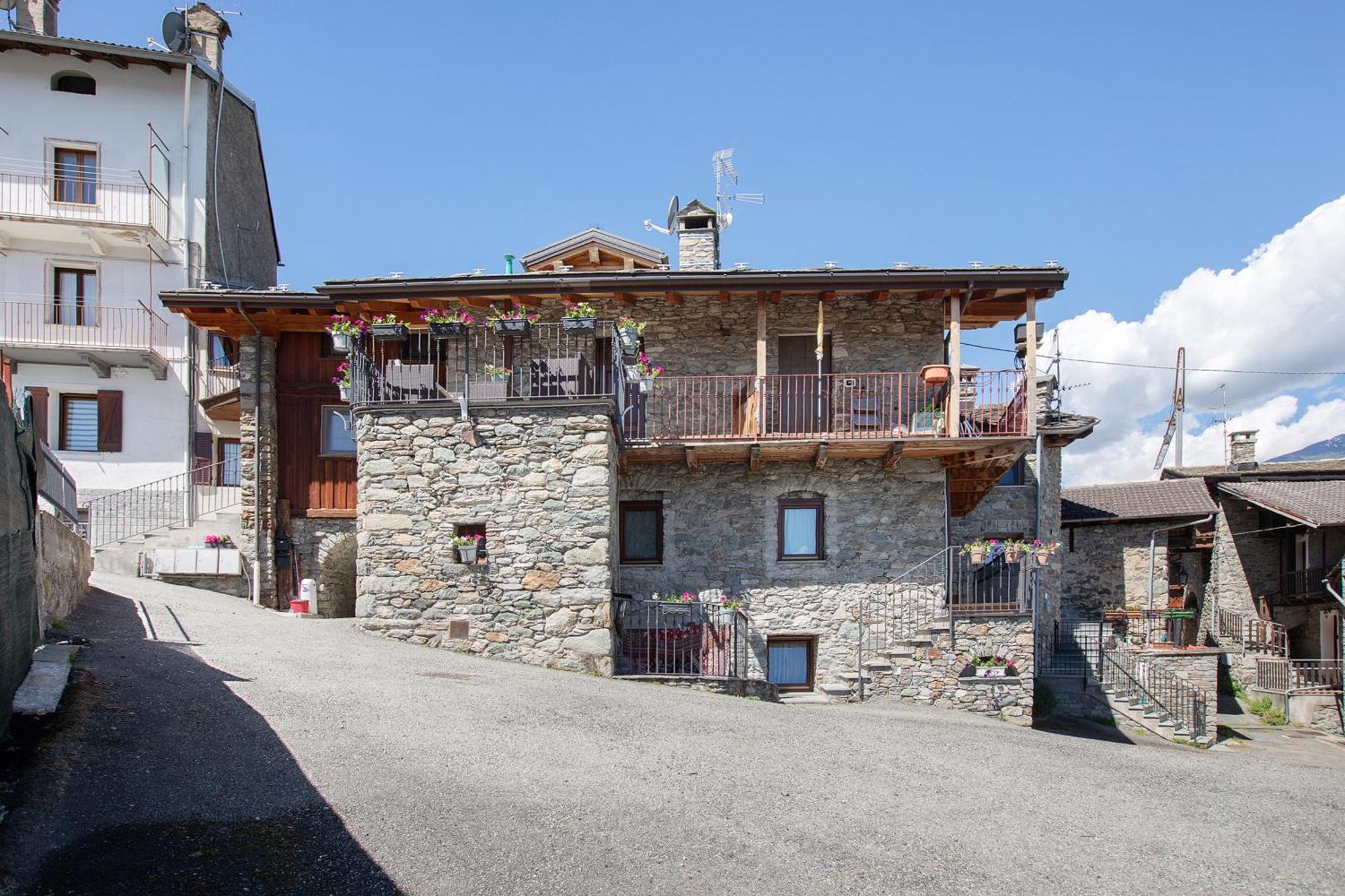Maison Bebe Terre Blanche Aosta Esterno foto